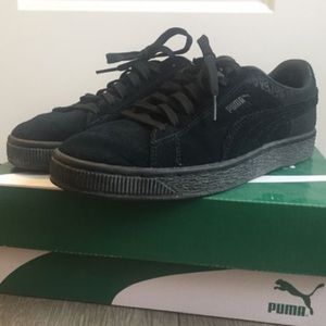 Suede pumas women